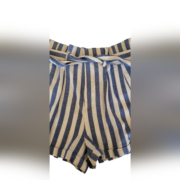 Only High Rise Shorts - Picture 8 of 8